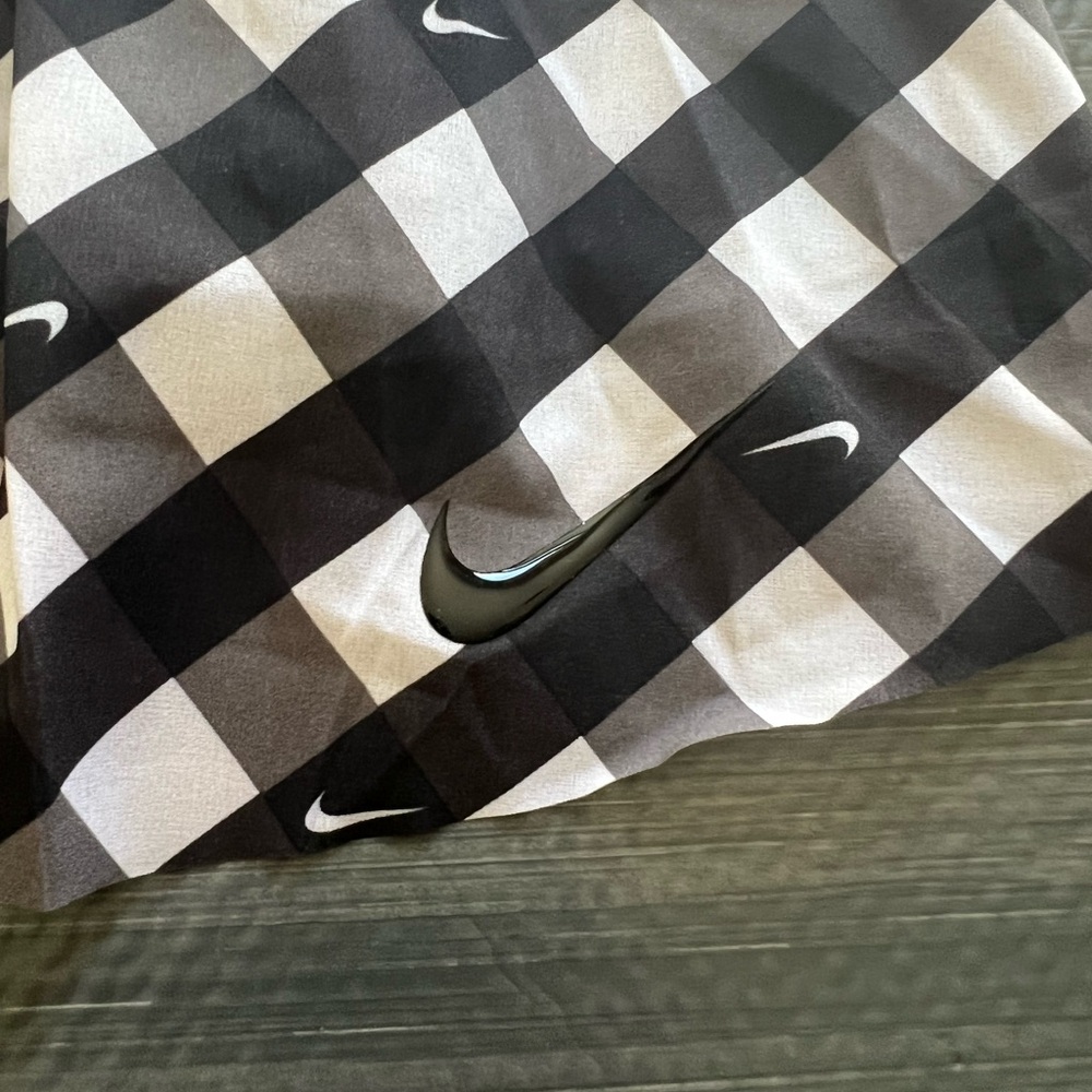 Nike Women's Black and White Skater Tennis Skirt - Picture 3 of 6